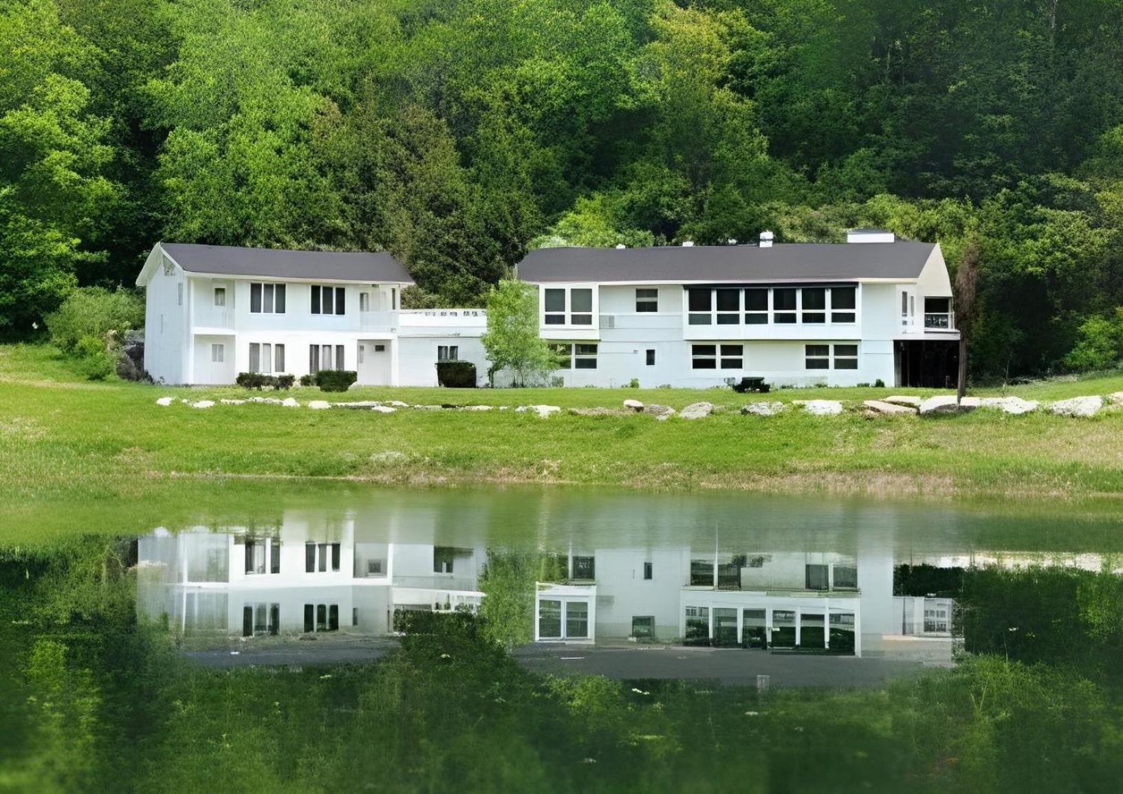 Catamount Lodging Hillsdale Exterior photo